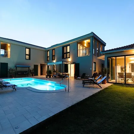 Luxury With Heated Pool, Terrace, And Outdoor Amenities For Relaxation - Five Bedroom Trogir