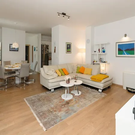 Luxury With Heated Pool, Terrace, And Outdoor Amenities For Relaxation - Five Bedroom