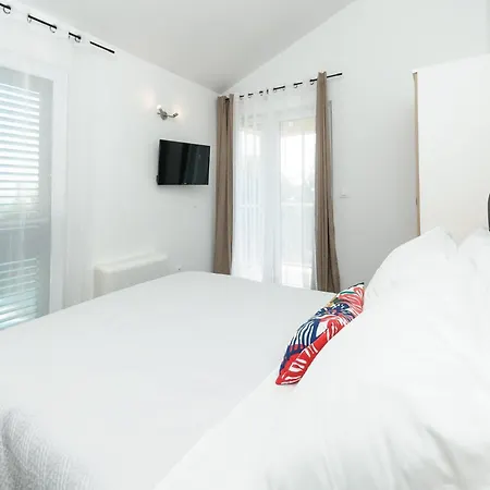 Luxury With Heated Pool, Terrace, And Outdoor Amenities For Relaxation - Five Bedroom * Trogir